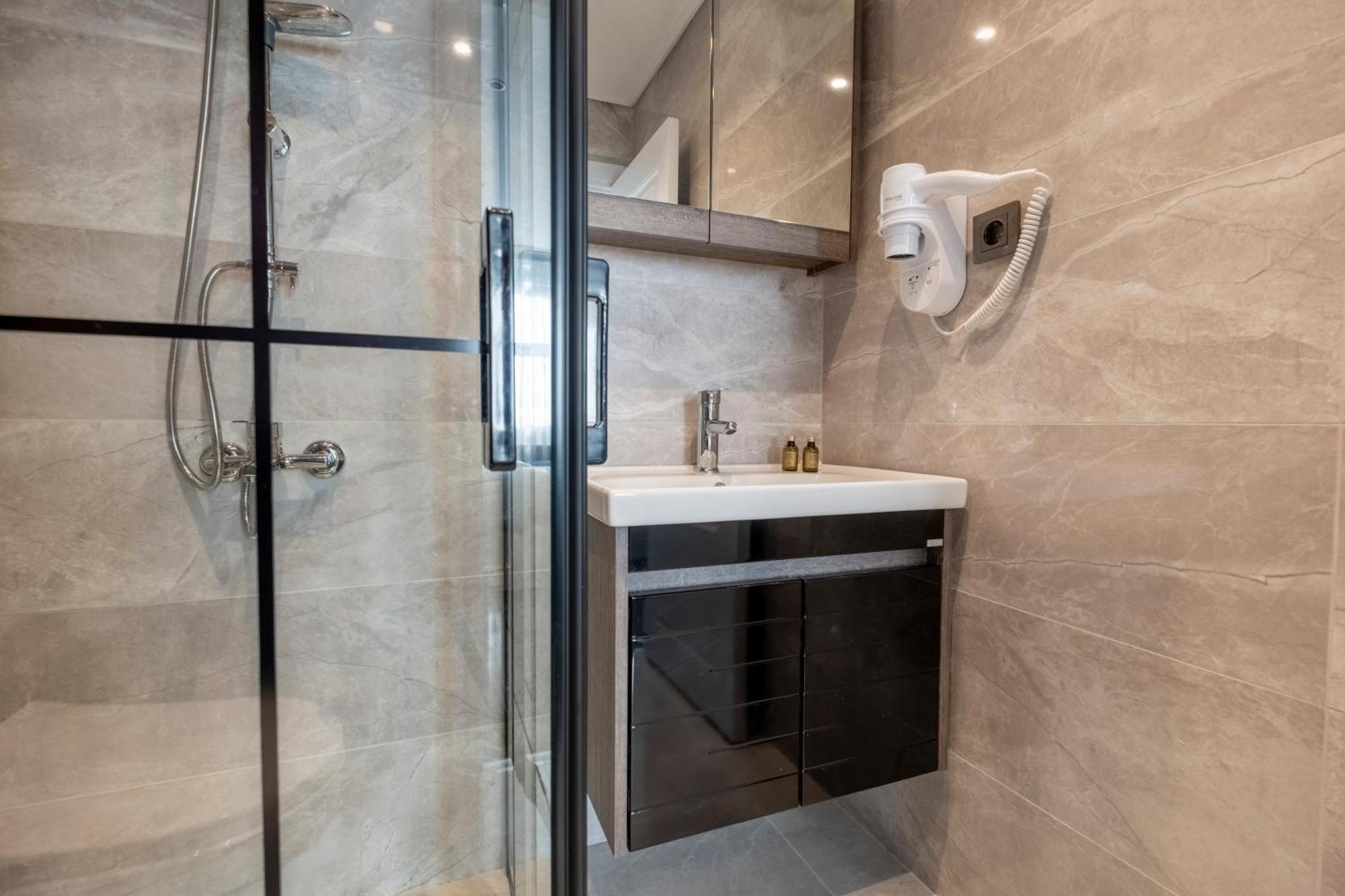 Hub Suite Istanbul Exteriör bild
